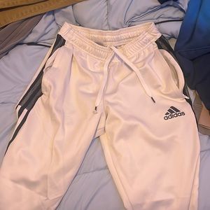 Addis’s, white, small